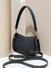 Coach-Swinger-Bag-With-Vintage-Rose-Print-Interior-Black-Balilene-detail-depan