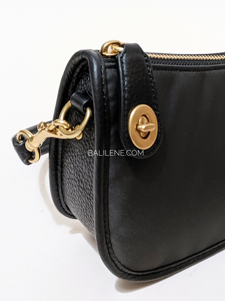 Coach-Swinger-Bag-With-Vintage-Rose-Print-Interior-Black-Balilene-detail-samping