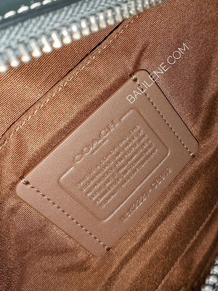    Coach-Warren-Belt-Bag-In-Signature-Canvas-With-Varsity-Motif-Khaki-Amazon-Green-Balilene-detail-creed