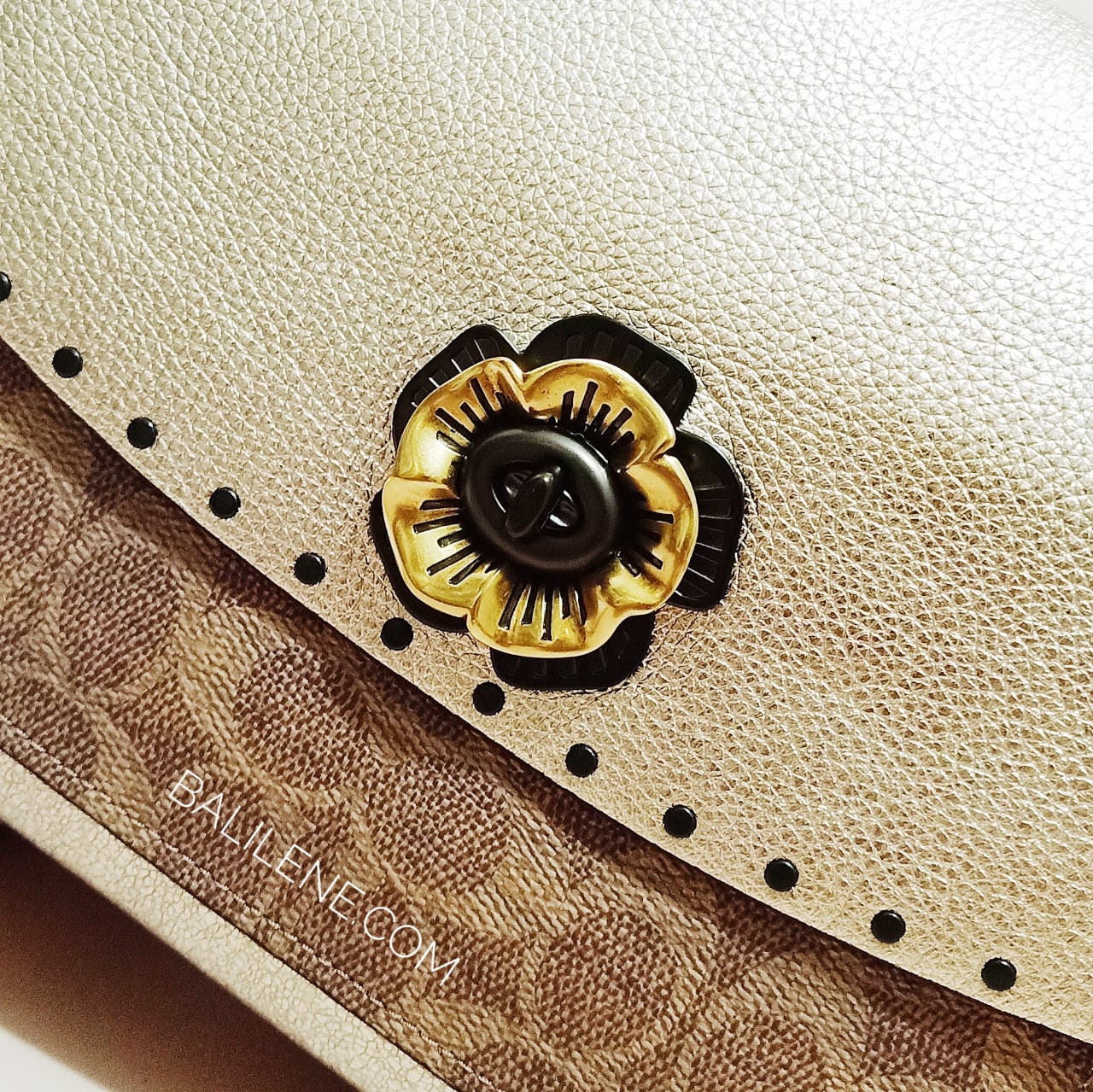 Coach 39679 Parker Signature Rivets Metalik Tan Platinum