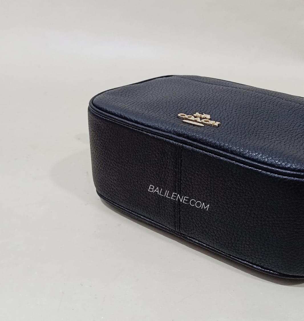 bagian-bawah-Coach-88210-Camera-Bag-Black
