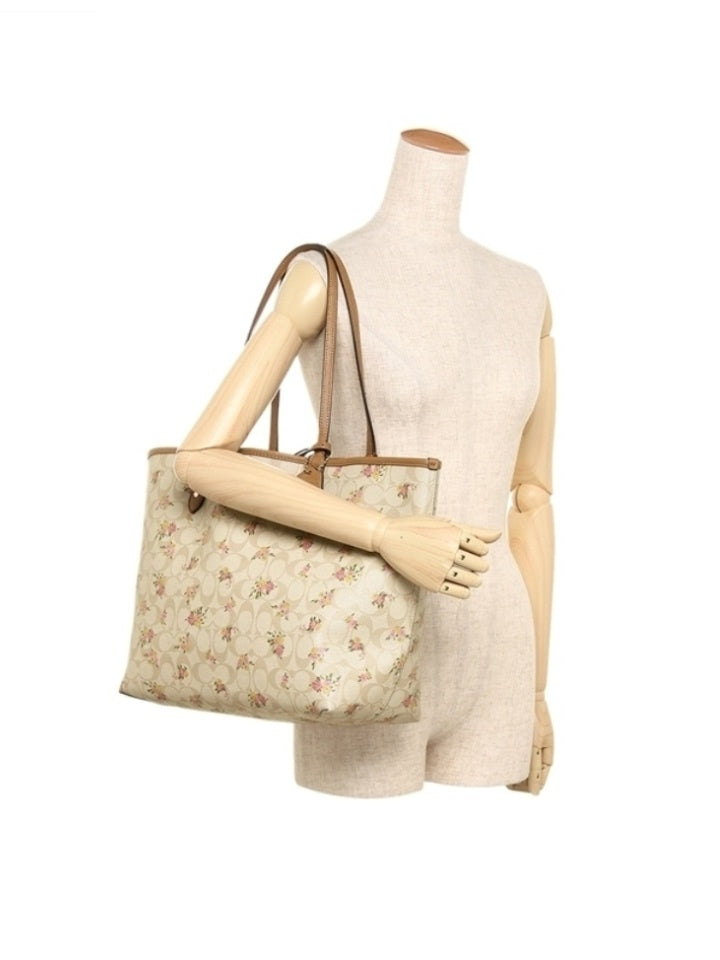 Coach F31776 Reversible City Zip Tote In Signature Canvas With Daisy Bundle Print Light Khaki/Multi