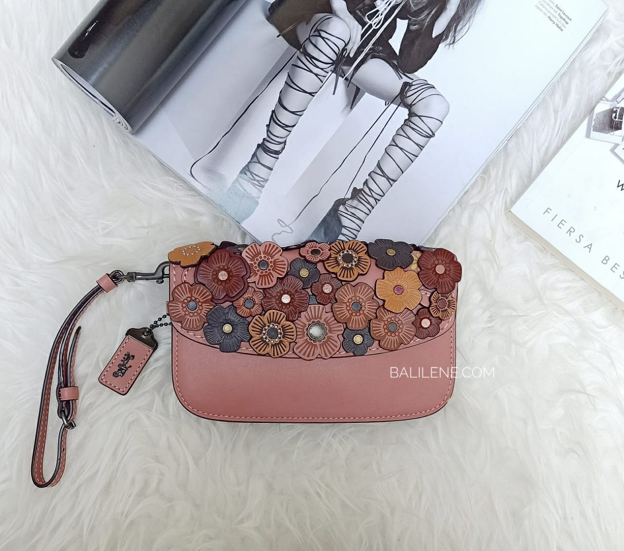 Coach F58181 Clutch In Glovetanned Leather With Small Tea Rose Melon