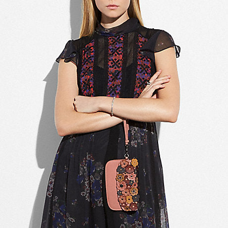 Coach F58181 Clutch In Glovetanned Leather With Small Tea Rose Melon