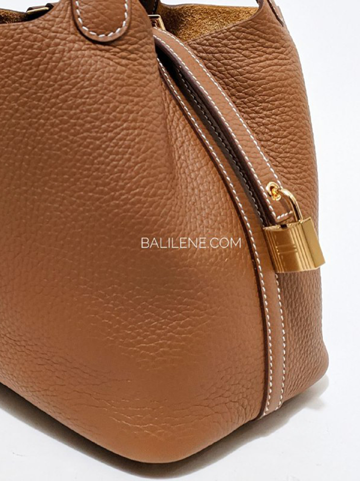 detail-depan-Hermes-Picotin-Lock-18-Gold-Taurillon-Clemence-Leather