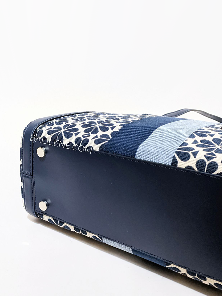    Kate-Spade-Flower-Jacquard-Stripe-Market-Medium-Tote-Blue-Multi-Balilene-detail-bawah