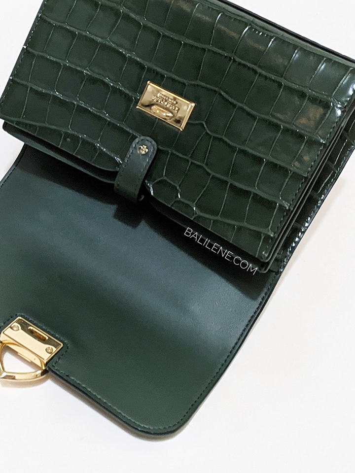    Kate-Spade-K4410-Lovitt-Croc-Embossed-Small-Top-Handle-Bag-Deep-Evergreen-Balilene-detail-clasp