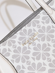 Kate-Spade-PXR00360-Flower-Coated-Canvas-All-Day-Large-Tote-Parchment-Multi-Balilene-detail-logo