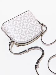 Kate-Spade-WKRU6592-Hollie-Spade-Clover-Geo-Dome-Crossbody-Pink-Multi-Balilene-detail-belakang