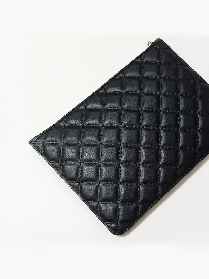    Kate-Spade-Wlr00258-Natalia-Quilted-Large-Zip-Pouch-Black-Balilene-belakang