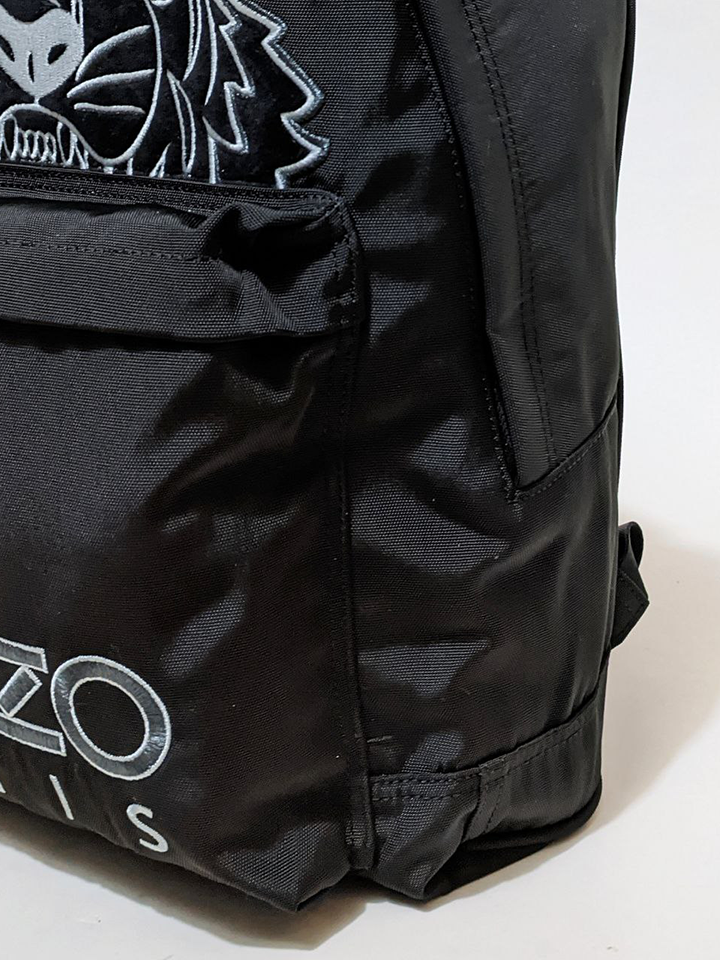 detail-samping-Kenzo-Festive-Tiger-Backpack-Black