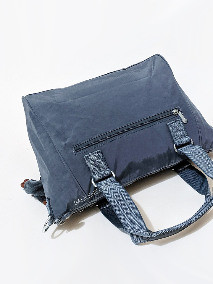 Kipling-Classic-Amiel-Medium-Handbag-Foggy-Grey-Balilene-detail-belakang