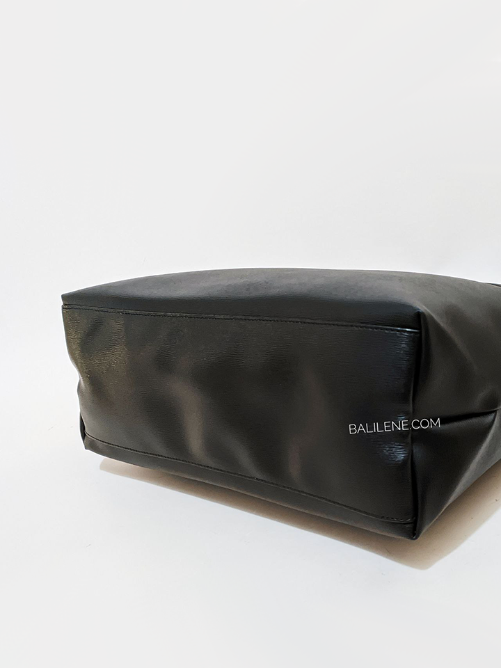 Longchamp-Le-Pliage-City-Top-Handle-Bag-Black-Balilene-bawah