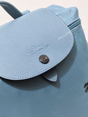 Longchamp-Le-Pliage-Club-Backpack-Bag-Norway-Balilene-detail-logo