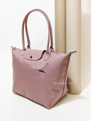 Longchamp-Le-Pliage-Club-Shoulder-Bag-Antique-Pink-Balilene-detail-depan