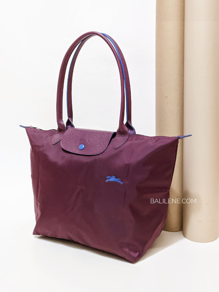Longchamp-Le-Pliage-Club-Shoulder-Bag-Plum-Balilene-detail-depan