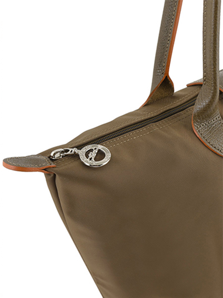 Longchamp-Le-Pliage-Club-Shoulder-Bag-Small-Khaki-Balilene-samping