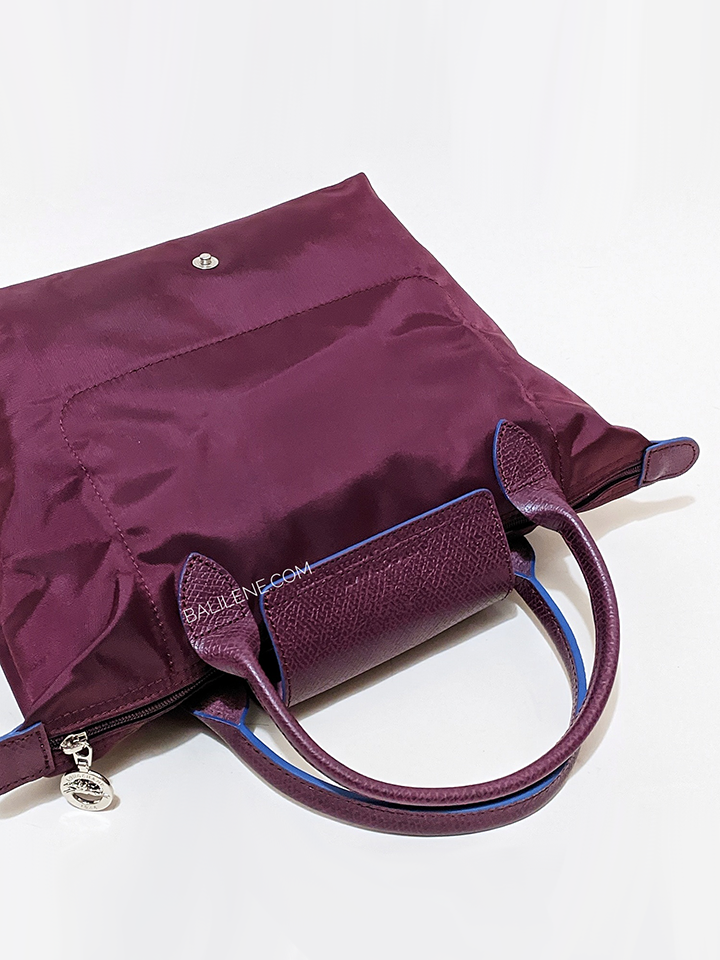 Longchamp-Le-Pliage-Club-Small-Top-Handle-Bag-Plum-Balilene-detail-belakang