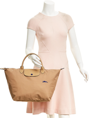 on-model2-Longchamp-CLub-Medium-TopHandle-Khaki