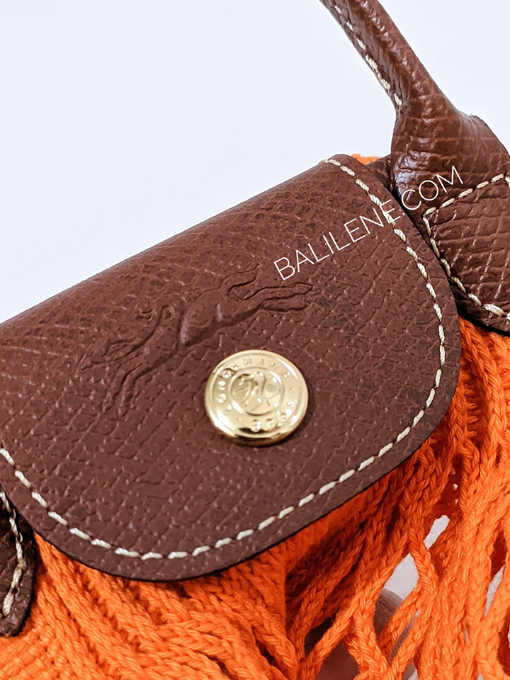 Longchamp-Le-Pliage-Extra-Small-Filet-Crossbody-Bag-Orange-Balilene-detail-logo