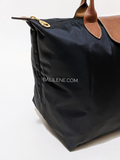 Longchamp-Le-Pliage-Original-Medium-Shoulder-Bag-Black-Balilene-samping_db14080f-780f-4c78-ad63-71e6159a8a6f