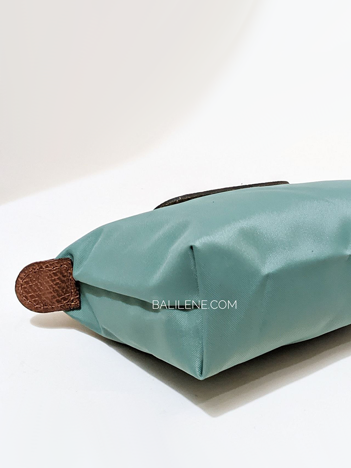 Longchamp-Le-Pliage-Original-Pouch-Cypress-Balilene-detail-bawah