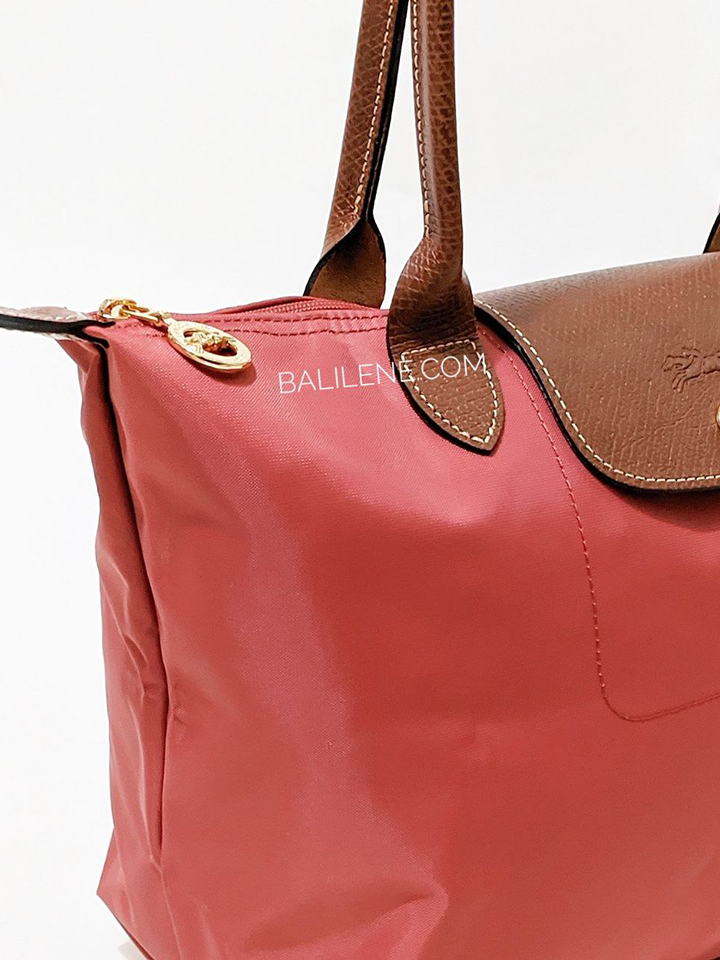 Longchamp-Le-Pliage-Original-Shoulder-Bag-Small-Fig-Balilene-detail-samping