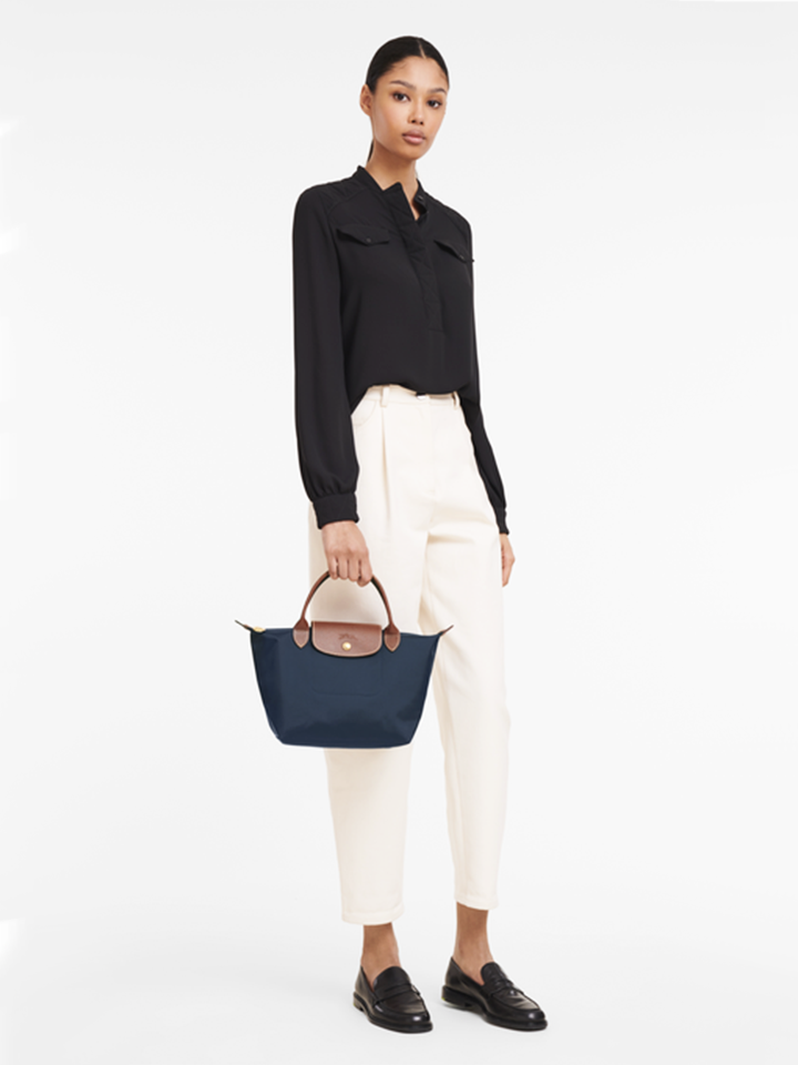 on-model-Longchamp-Le-Pliage-Original-Small-Top-Handle-Bag-Navy
