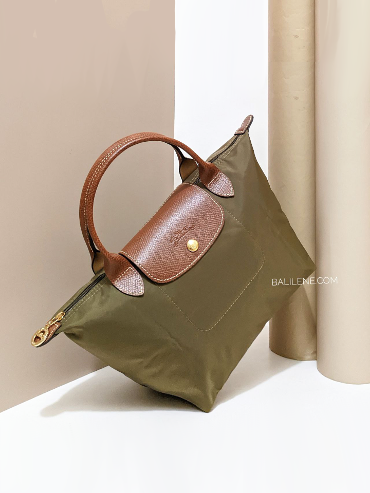 Longchamp-Le-Pliage-Original-Top-Handle-Bag-Khaki-Army-Balilene-detail-depan