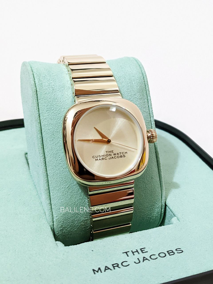 Marc-Jacobs-20184715-The-Cushion-Gold-Bracelet-Watch-Balilene-detail-depan1