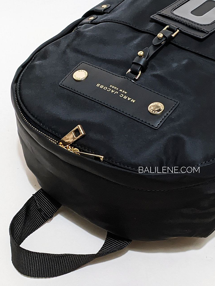 Marc-Jacobs-Preppy-Nylon-Backpack-Bag-Black-Balilene-detail-atas