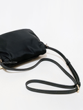 Marc-Jacobs-Preppy-Nylon-Natasha-Mini-Crossbody-Bag-Black-Balilene-detail-belakang