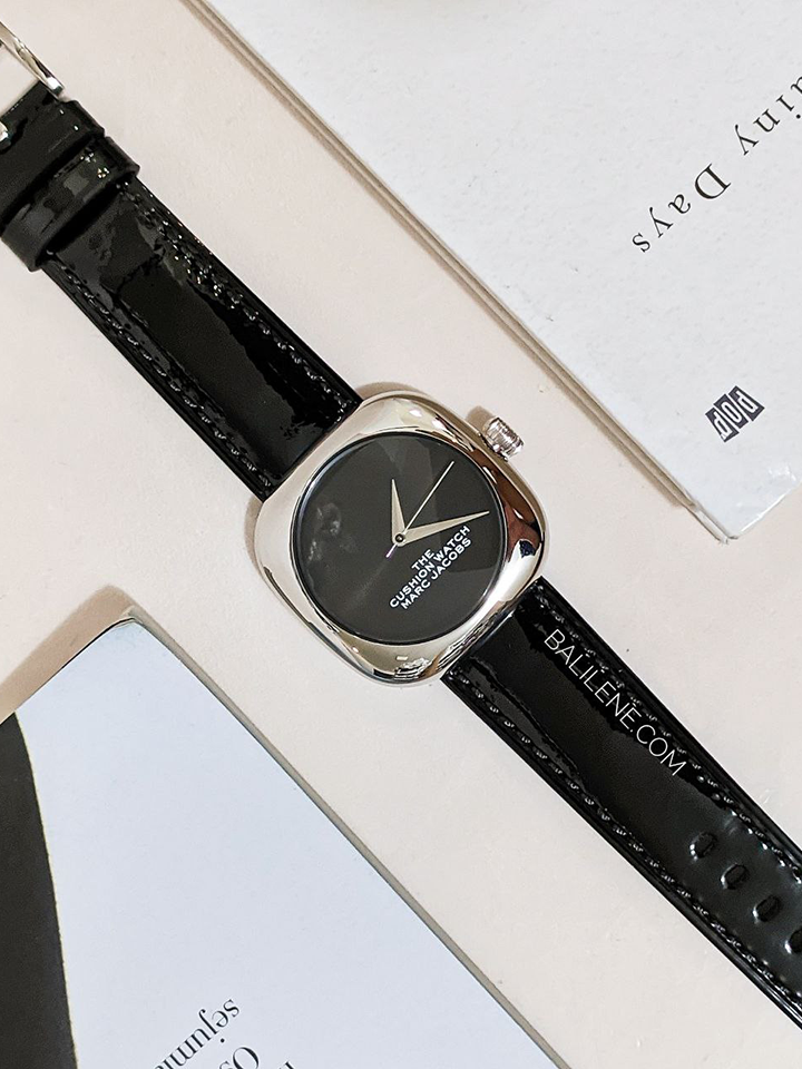 Marc Jacobs The Cushion Silver-Black Dial Leather Strap