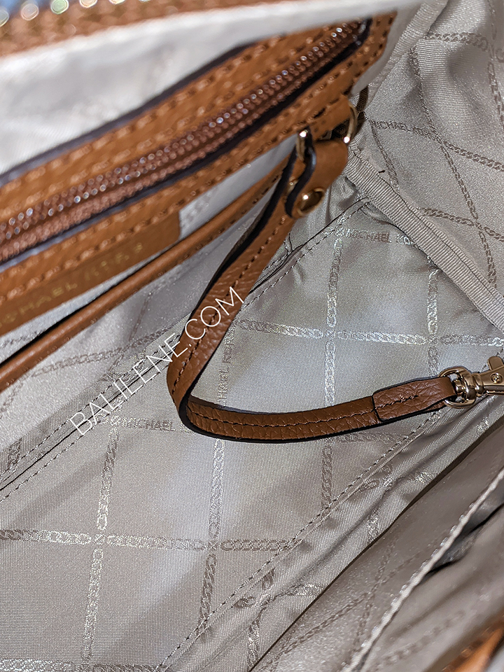 Michael-Kors-30F1G9LS6L-Lorimer-Medium-Pebbled-Leather-Satchel-Bag-Luggage-Balilene-detail-dalam