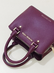 Michael-Kors-35H9GGFC4L-Savvanah-Giftables-Mini-Merlot-Balilene-detail-depan