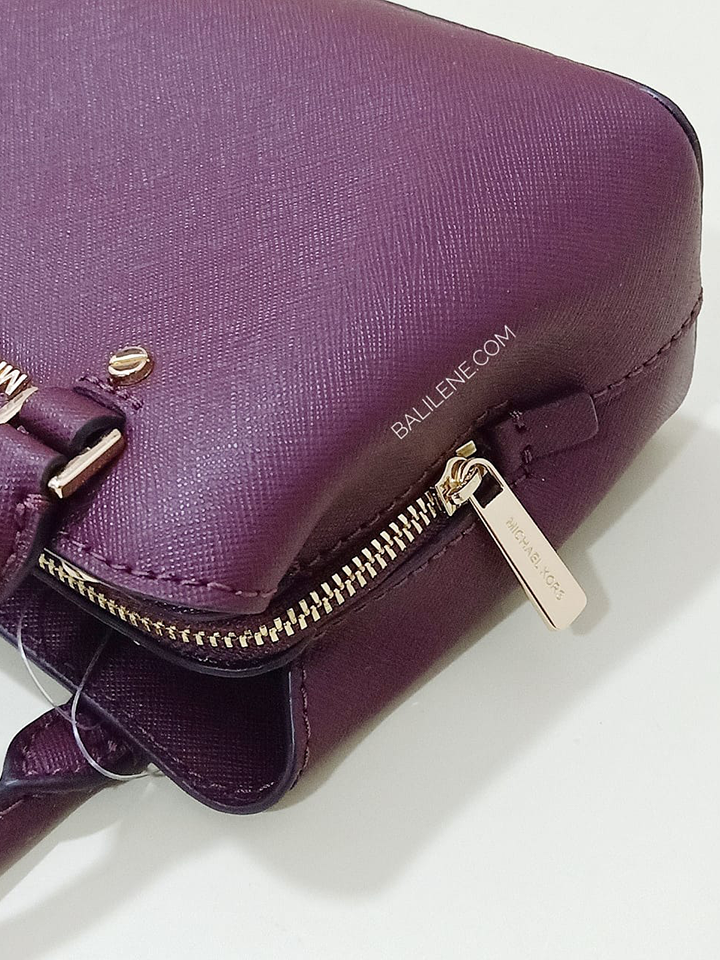 Michael-Kors-35H9GGFC4L-Savvanah-Giftables-Mini-Merlot-Balilene-detail-samping