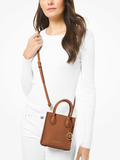 Michael-Kors-35S1GM9T0L-Mercer-Extra-Small-Pebbled-Leather-Crossbody-Bag-Luggage-Balilene-onmodel