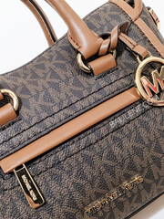 Michael-Kors-Carine-Extra-Small-Logo-Satchel-Brown-Balilene-detail-logo