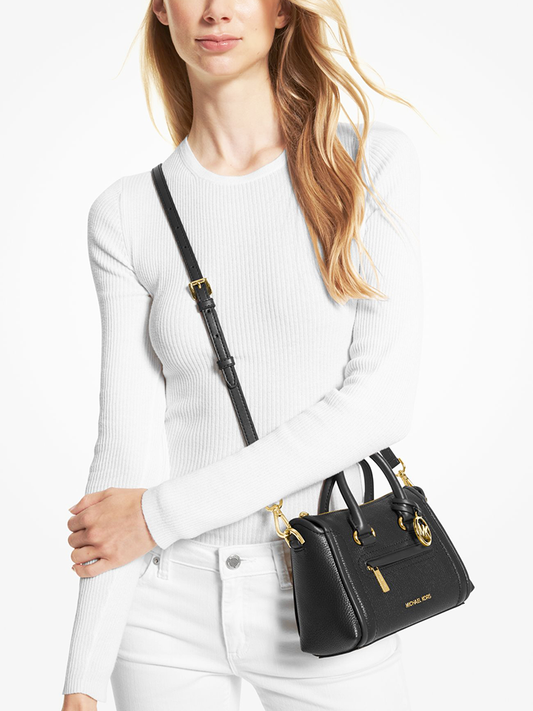Michael-Kors-Carine-Extra-Small-Pebbled-Leather-Satchel-Black-Balilene-onmodel