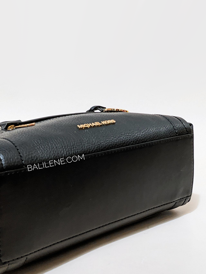 Michael-Kors-Carine-Medium-Pebbled-Leather-Satchel-Bag-Black-Balilene-detail-bawah