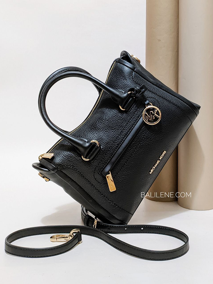 Michael-Kors-Carine-Medium-Pebbled-Leather-Satchel-Bag-Black-Balilene-detail-depan