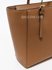 Tory-Burch-136091-Emerson-Small-Tote-Moose-Balilene-detail-samping