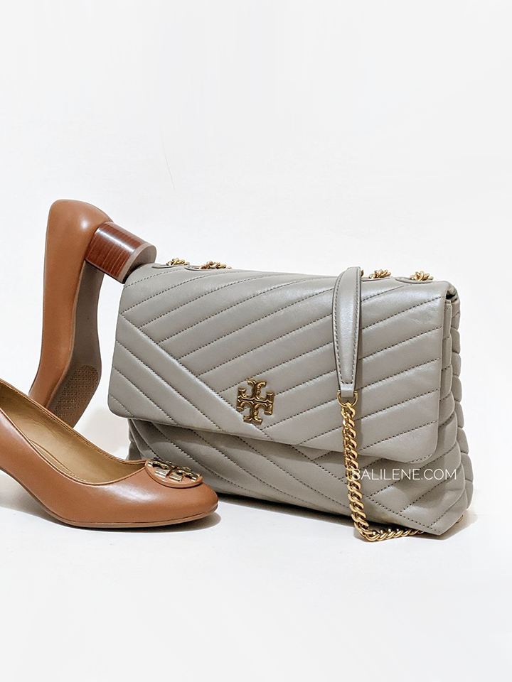BANANANINA - Chain reaction, looks gorgeous in the neutral color Tory Burch  Kira Chevron Top Handle Satchel Gray Heron 🔎645297 / 64890 Tory Burch Kira  Chevron Small Convertible Shoulder Bag Gray Heron