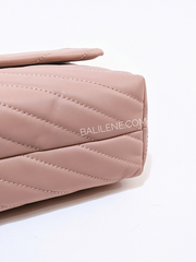 Tory-Burch-58465-Kira-Chevron-Convertible-Shoulder-Bag-Meadowsweet-Balilene-detail-bawah