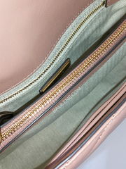       Tory-Burch-58465-Kira-Chevron-Convertible-Shoulder-Bag-Meadowsweet-Balilene-detail-dalam