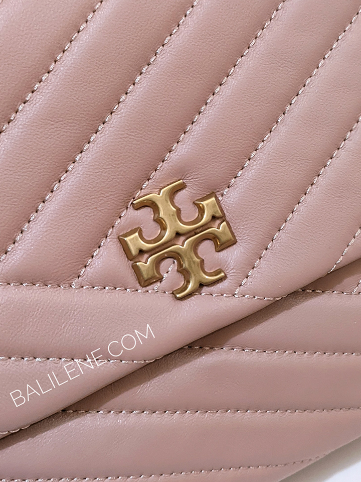       Tory-Burch-58465-Kira-Chevron-Convertible-Shoulder-Bag-Meadowsweet-Balilene-detail-logo