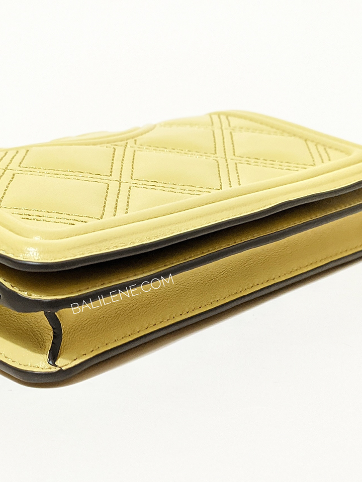    Tory-Burch-64312-Fleming-Soft-Wallet-Crossbody-Beeswax-Balilene-detail-bawah