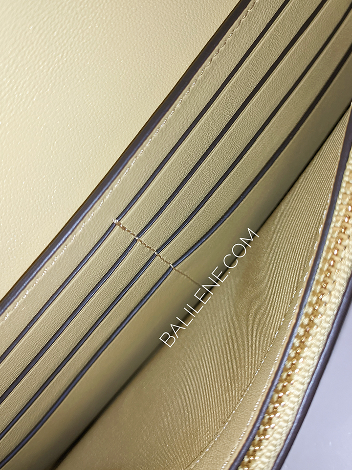 Tory-Burch-64312-Fleming-Soft-Wallet-Crossbody-Beeswax-Balilene-detail-dalam