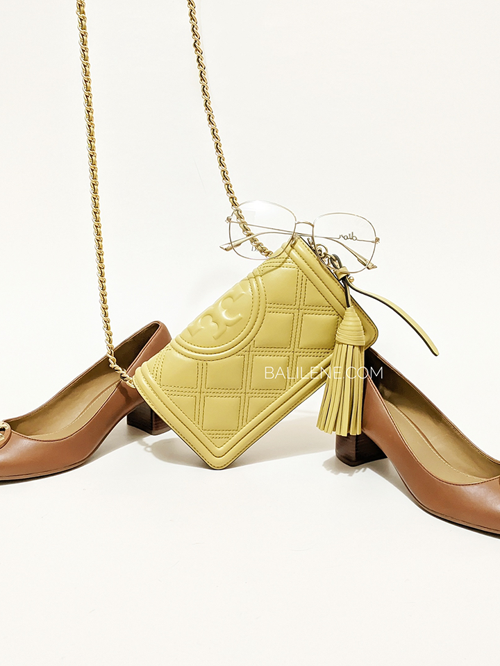       Tory-Burch-64312-Fleming-Soft-Wallet-Crossbody-Beeswax-Balilene-detail-depan1