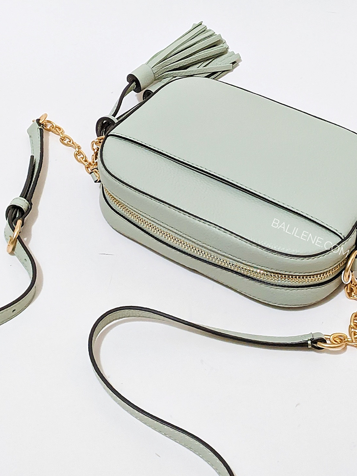 Tory-Burch-64447-McGraw-Camera-Bag-Pine-Frost-Balilene-detail-belakang